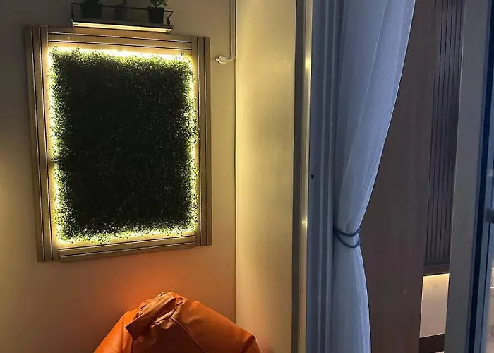 Sun Drift Near Airport With Pool And Parking Apartment *